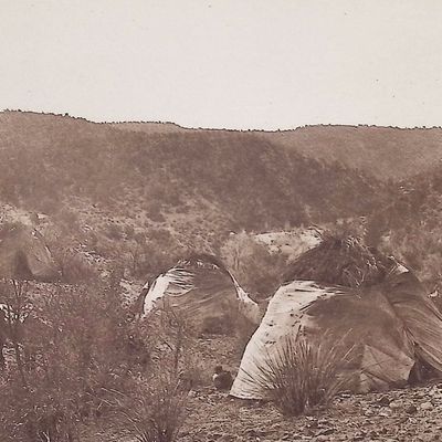 Edward Curtis - Mescal Camp - Apache
