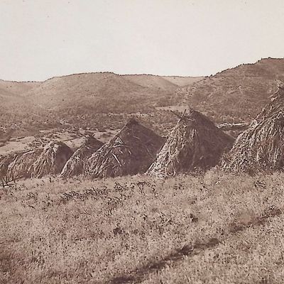 Edward Curtis - Apache Village