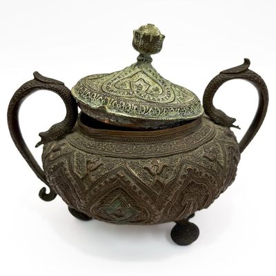 Sale Photo Thumbnail #74: Heavy Copper Lidded 2 Handle Box