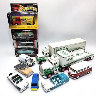 Sale Photo Thumbnail #304: Group Lot of Vintage Toy Cars