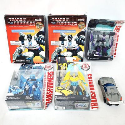 Sale Photo Thumbnail #254: Lot of Transformers Action Figures