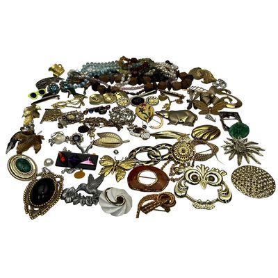 Sale Photo Thumbnail #246: Bag Lot of Costume Jewelry Including Vintage Monet