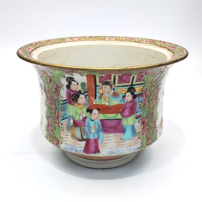 Sale Photo Thumbnail #284: Antique Chinese Famille Rose Bowl