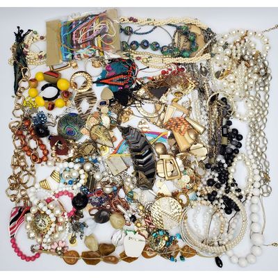 Sale Photo Thumbnail #358: Large Bag Lot of Costume Jewelry