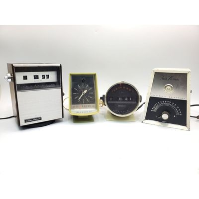 Sale Photo Thumbnail #22: Lot of 3 Vintage MCM AM/FM Alarm Clock Radios
