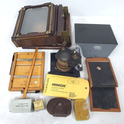 Sale Photo Thumbnail #172: Lot of Vintage & Antique Cameras & Camera Parts