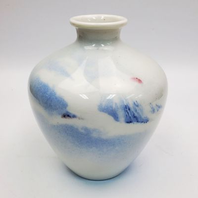 Sale Photo Thumbnail #367: Vintage Japanese Showa Era Porcelain Vase