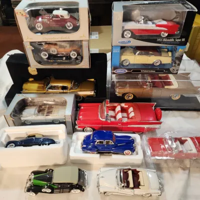 Sale Photo Thumbnail #72: die cast models