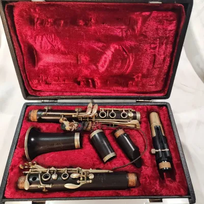 Sale Photo Thumbnail #7: Marting Freses clarinet
