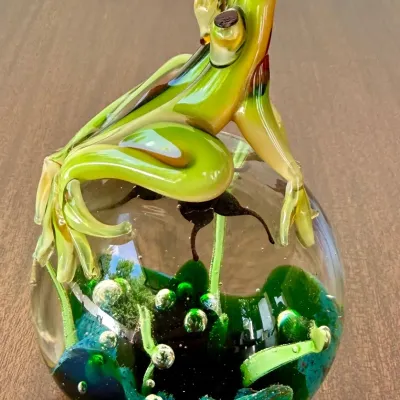 
Dynasty Gallery Art Glass Paper Weight Applied Frog With Swimming Tadpoles