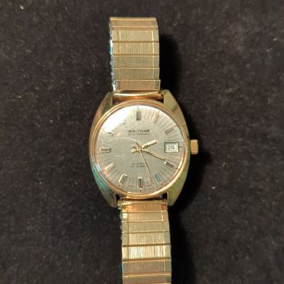 Sale Photo Thumbnail #571: Waltham 17-Jewel Self-Winding Wristwatch
