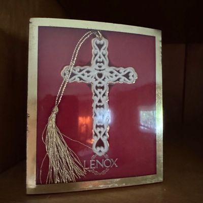Sale Photo Thumbnail #459: Lenox Pierced Gold Cross Ornament