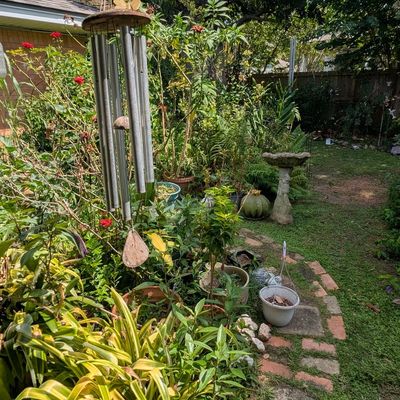 Sale Photo Thumbnail #204: Large Aluminum Garden Wind Chimes