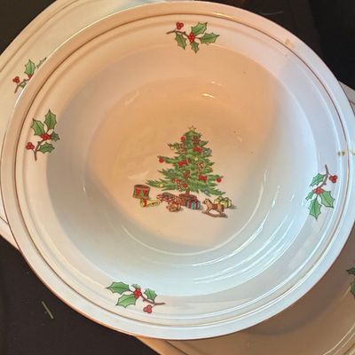 Sale Photo Thumbnail #203: Holiday Hostess Christmas Tree Rimmed Soup Bowl