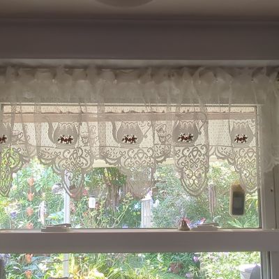 Sale Photo Thumbnail #757: Vintage Lace Teapot Motif Valance with Ruffled Header
