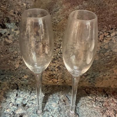 Sale Photo Thumbnail #871: Lenox Statuesque Platinum Trim Bands Crystal Champagne Flutes