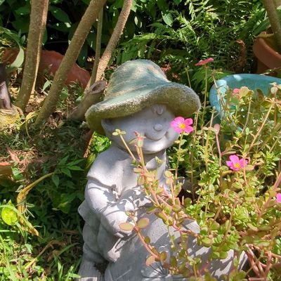 Sale Photo Thumbnail #56: Vintage Concrete Garden Statue - Girl in Hat