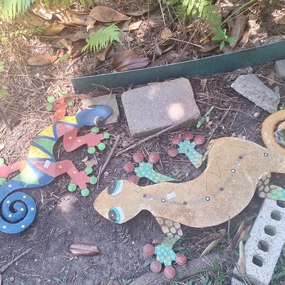 Sale Photo Thumbnail #979: Set of 2 Metal Gecko Garden Wall Art