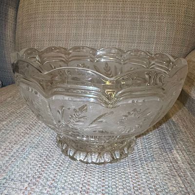 Sale Photo Thumbnail #629: Vintage Zajecar Crystal Floral Serving Bowl