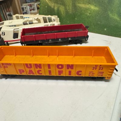 Sale Photo Thumbnail #559: Lionel Union Pacific Gondola Car HO Scale