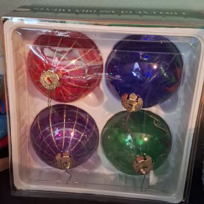 Sale Photo Thumbnail #691: Set of 4 Avon Holiday Treasures Glass Christmas Ornaments
