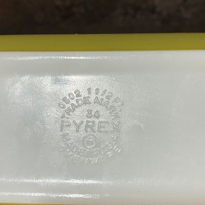 Sale Photo Thumbnail #704: Pyrex Spring Blossom Green Refrigerator Dish 0502