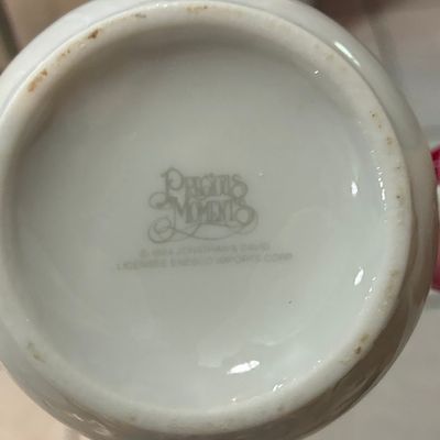 Sale Photo Thumbnail #885: Precious Moments 'Love Lifted Me' Mug 1984