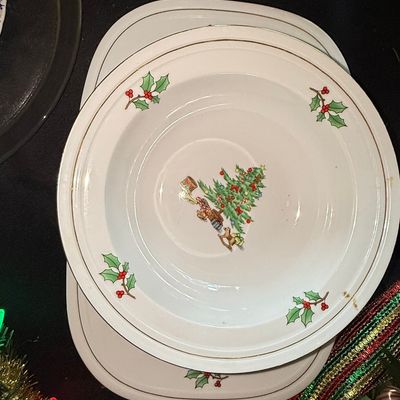 Sale Photo Thumbnail #320: Tienshan Holiday Hostess Christmas Tree Dinnerware Set