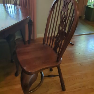 Sale Photo Thumbnail #8: Queen Anne Style Dining Set with Spindle Back Chairs