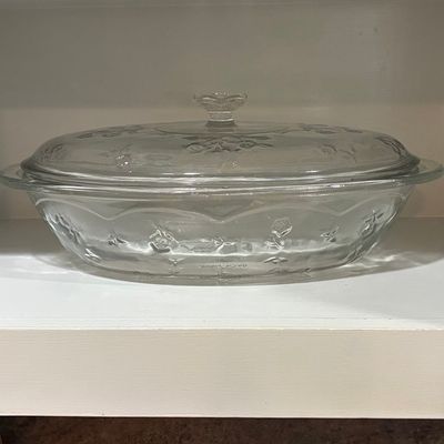 Sale Photo Thumbnail #652: Anchor Hocking Savannah Clear Oval Casserole Dish with Lid
