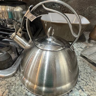 Sale Photo Thumbnail #526: Professional Culinary Essentials 2.5 Quart Whistling Kettle
