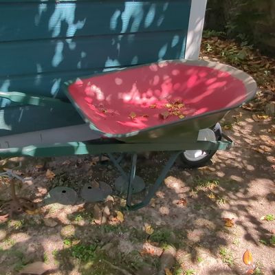 Sale Photo Thumbnail #367: Standard Residential Steel Wheelbarrow