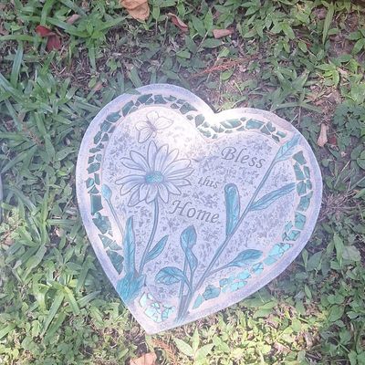 Sale Photo Thumbnail #834: Bless This Home Heart-Shaped Garden Stepping Stone with Daisy and Mosaic Border
