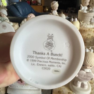 Sale Photo Thumbnail #823: Precious Moments 'Thanks A Bunch!' 2000 Symbol of Membership Figurine