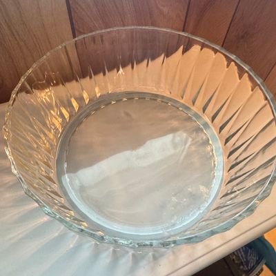 Sale Photo Thumbnail #640: Vintage Pressed Glass Serving Bowl - Anchor Hocking Queen Mary Clear