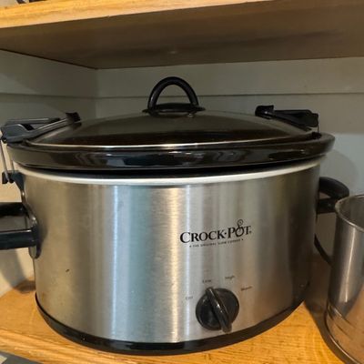 Sale Photo Thumbnail #382: Crock-Pot 4.5-Quart Manual Slow Cooker