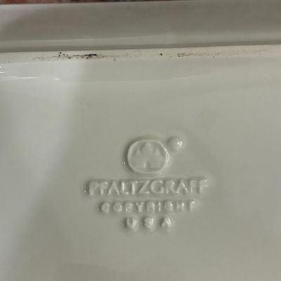 Sale Photo Thumbnail #564: Pfaltzgraff Yorktowne Bread Tray
