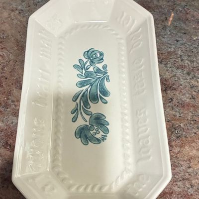 Sale Photo Thumbnail #563: Pfaltzgraff Yorktowne Bread Tray