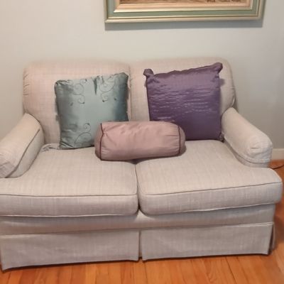 Sale Photo Thumbnail #41: Thomasville Rolled Arm & Skirted Loveseat