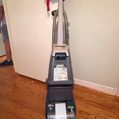 Sale Photo Thumbnail #512: Hoover SteamVac Deluxe 5-Brush Agitator