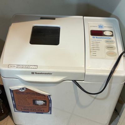 Sale Photo Thumbnail #600: Toastmaster Bread Box Automatic Breadmaker