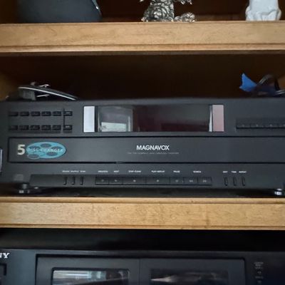 Sale Photo Thumbnail #162: Magnavox CDC-745 5-Disc Carousel CD Changer