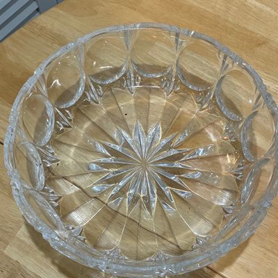Sale Photo Thumbnail #289: American Brilliant Period Cut Glass Bowl with Thumbprint and Starburst Pattern