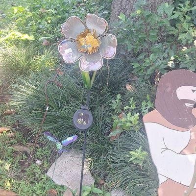 Sale Photo Thumbnail #837: Solar Powered Decorative Garden Flower Stake with Hummingbird Ornament
