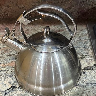 Sale Photo Thumbnail #708: Professional Quality 2.7 Quart Whistling Tea Kettle