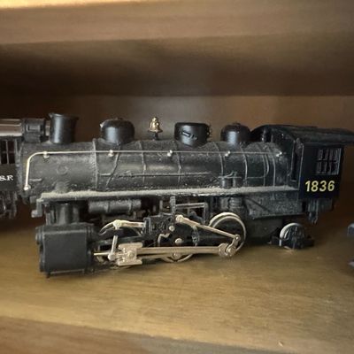 Sale Photo Thumbnail #536: Mantua Santa Fe 0-6-0 Steam Locomotive #99 HO Scale