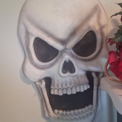 Sale Photo Thumbnail #764: Vintage Molded Plastic Skull Wall Decoration - Easter Unlimited