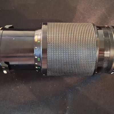 Sale Photo Thumbnail #224: Vivitar Series 1 70-210mm f/3.5 Macro Zoom Lens (Canon FD Mount)