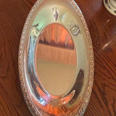 Sale Photo Thumbnail #368: Oneida Silver Plated Oval Serving Tray