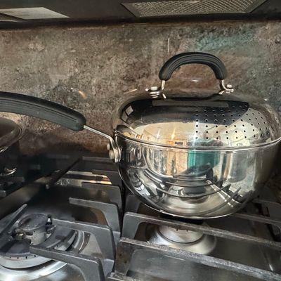 Sale Photo Thumbnail #127: Circulon Steel Straining Saucepan
